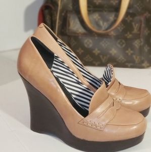 L.A.M.B heels shoe sz 10M